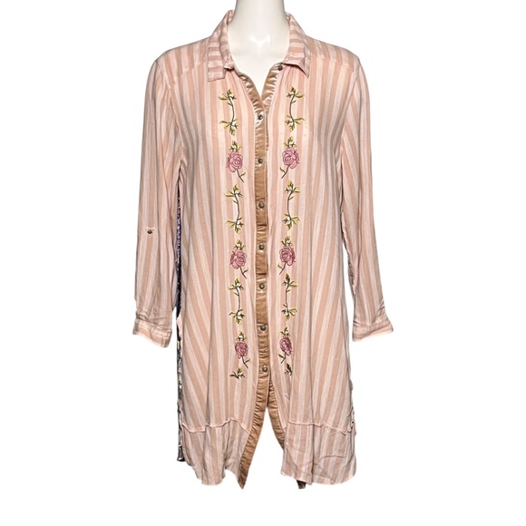 John Mark Womens XL Button Front Long Tunic Top Embroidered Flowers Mixed Media - Picture 8 of 8